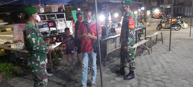 Anggota Koramil 02 Jogonalan Patroli Tegakkan Disiplin Penerapan Protokol Kesehatan