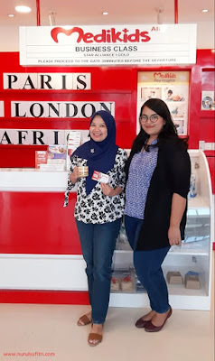 saya-bersama-drg-dina-maureen medikids wakaf depok klinik unik dan homey periksa gigi anak dan keluarga jadi menyenangkan