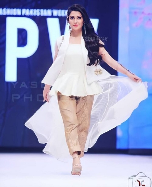 Ayeza Khan Modeling walk With White Dress