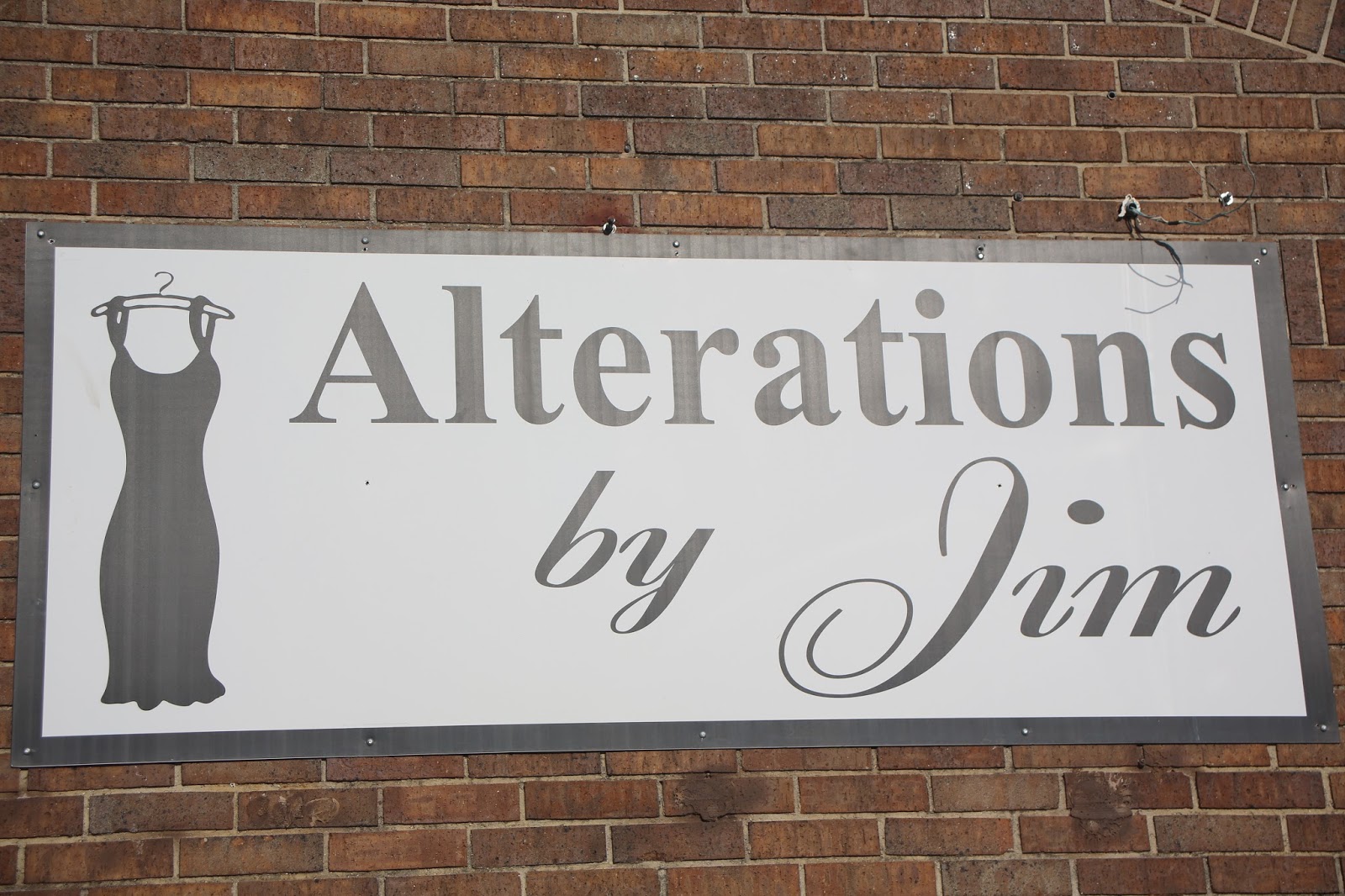 Saline River Chronicle News: Alterations by Jim Opens in Warren