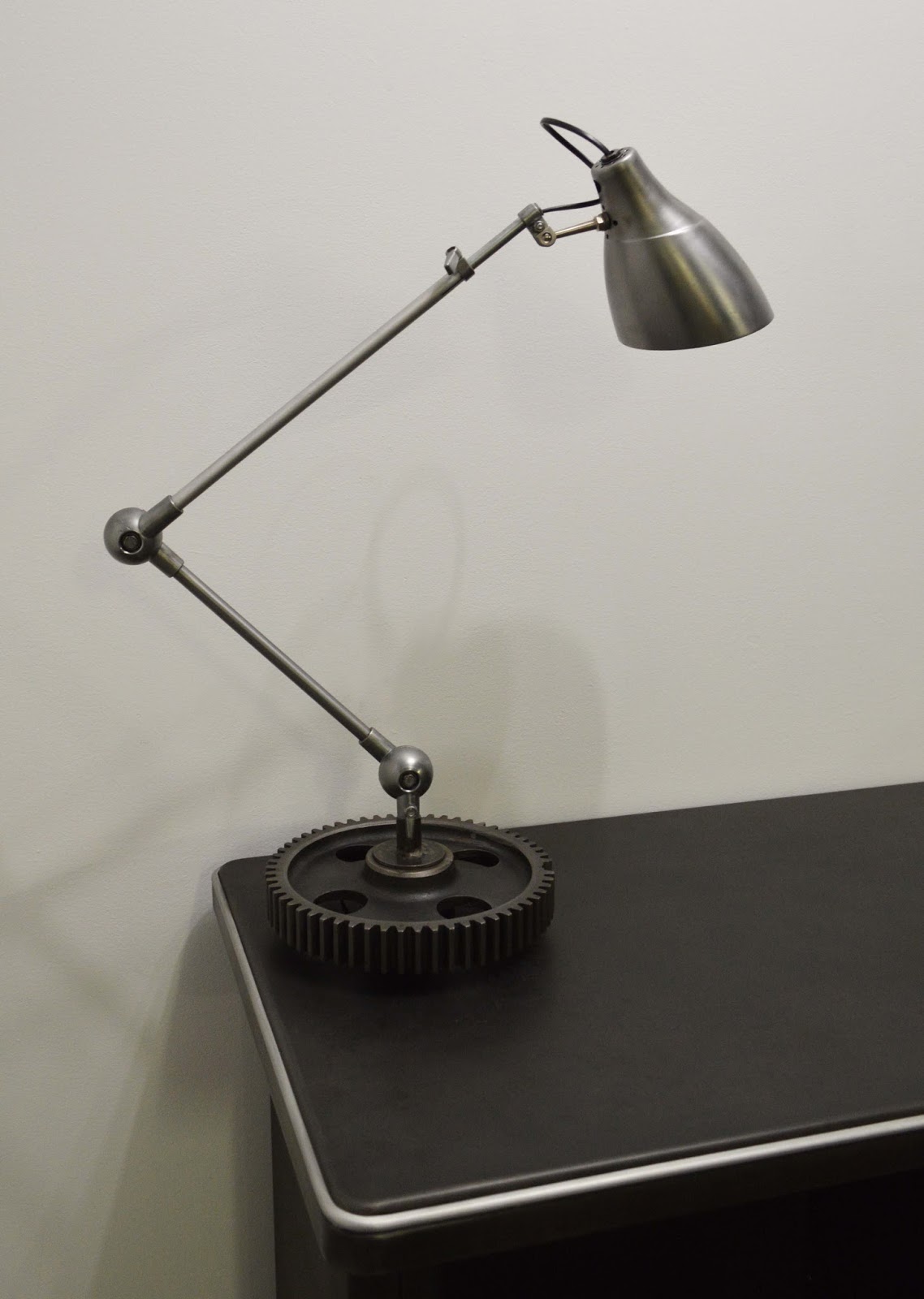 Lampe de bureau style industriel