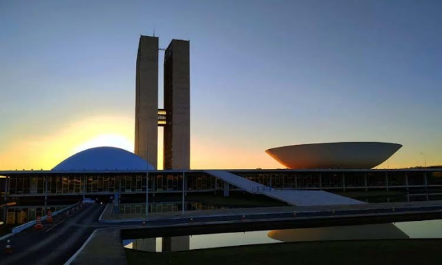 Congresso vai priorizar reforma tributária no retorno das atividades, dizem líderes