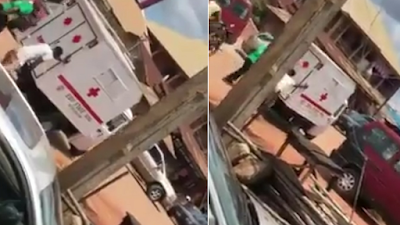 Residents Helps To Push Edo State's COVID-19 Ambulance (Photos)