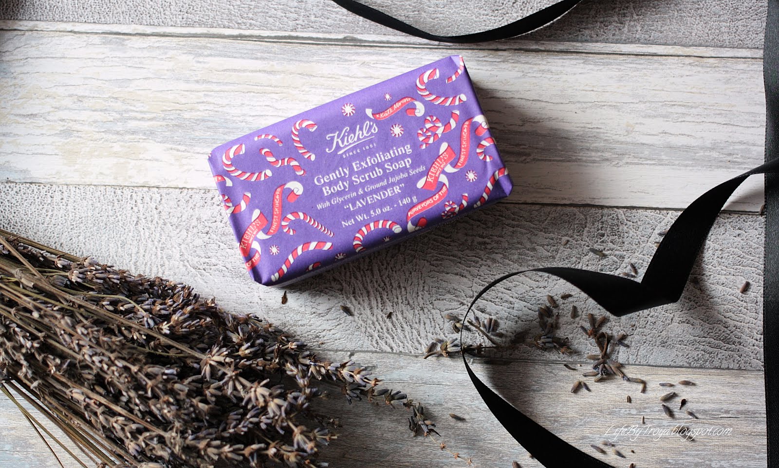 Review Kiehl's Gently Exfoliating Body Scrub “Lavender” and Lavender