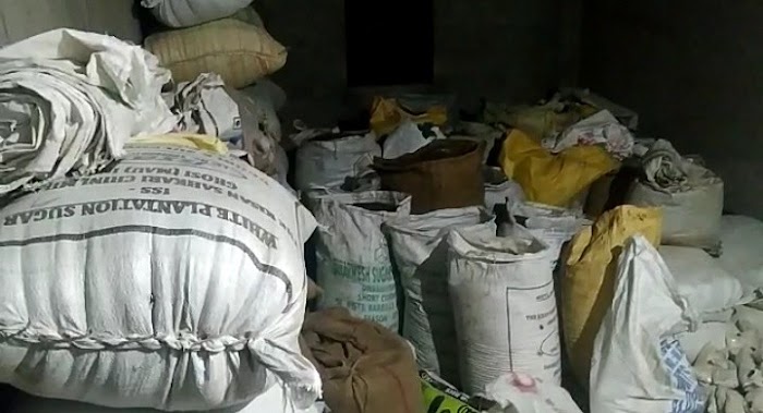 রেশনের মাল পাচারের সময় মঙ্গলকোটে হাতেনাতে ধরা পড়ল এক ব্যক্তি,উত্তেজনা