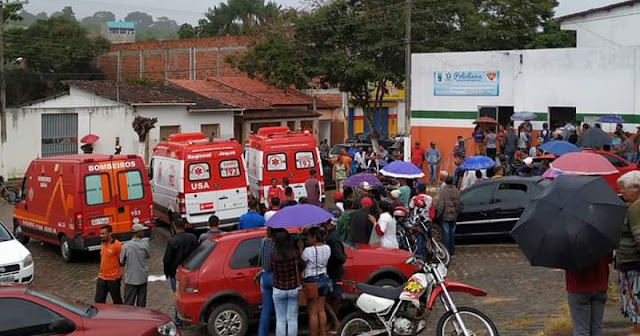 Acidente com caminhão que transportava feirantes deixa 16 feridos na Bahia