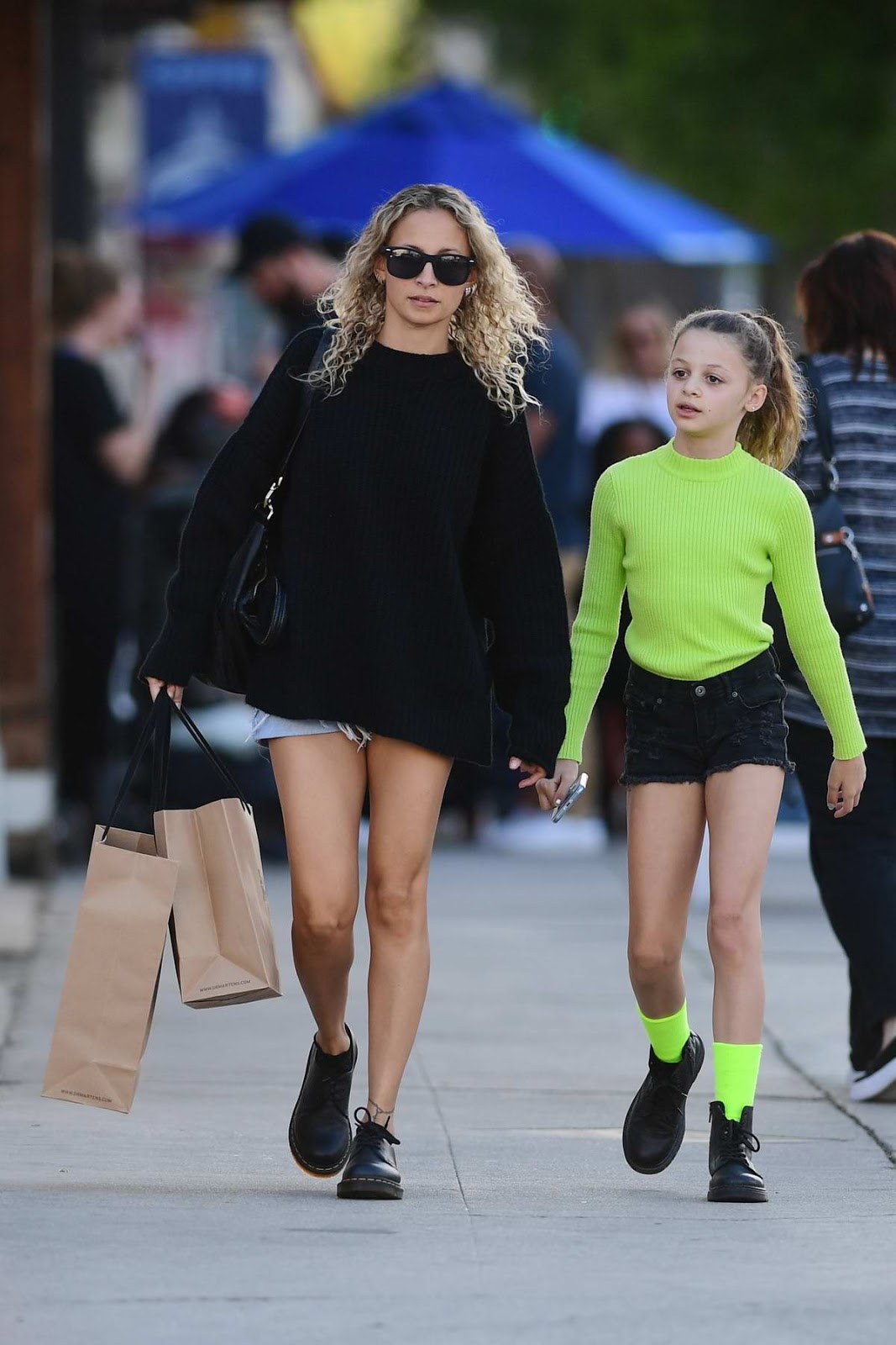 NICOLE RICHIE FASHION: Shopping with Harlow