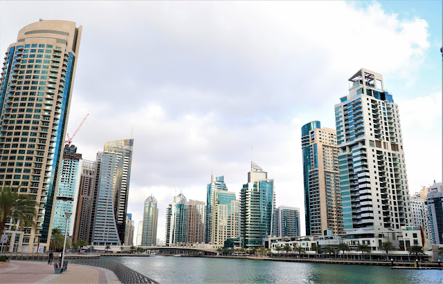 #TheLifesWayCaptures - Dubai Marina Walk #Dubai #UAE - #PhotoReviews