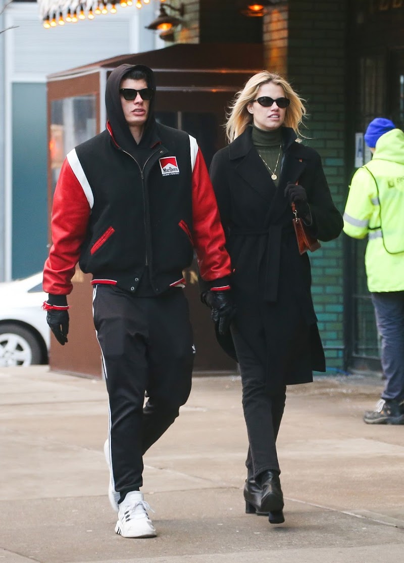Hailey Clauson and Julian Herrera Out in New York 14 Dec-2019