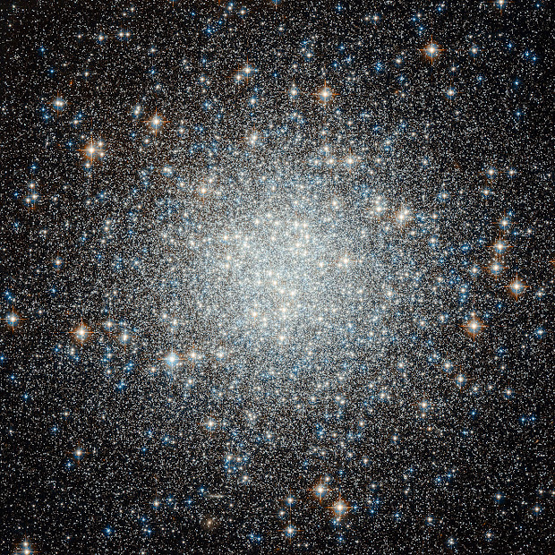 Remote and rebel Globular Cluster M53 spied by Hubble!