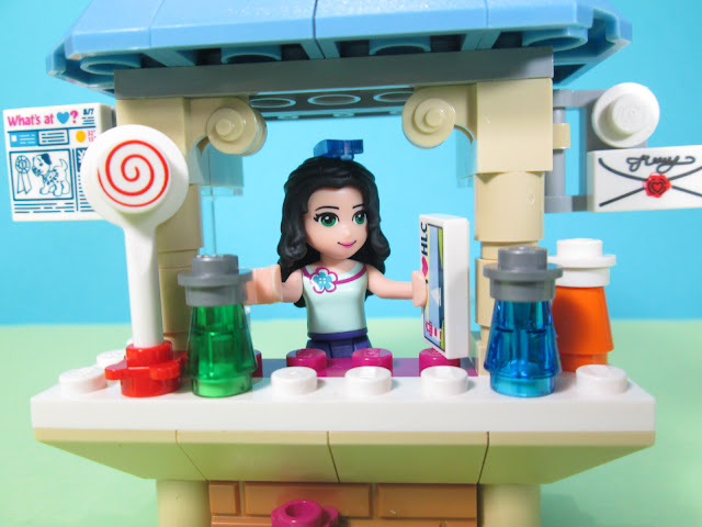 Set LEGO Friends 41098 - Emma’s Tourist Kiosk