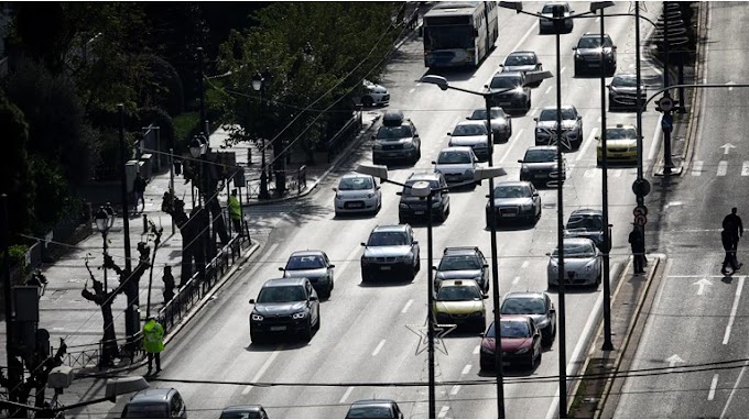 Αλλαγές σε τέλη κυκλοφορίας και πινακίδες: Πώς θα γίνεται φέτος η κατάθεση στην εφορία
