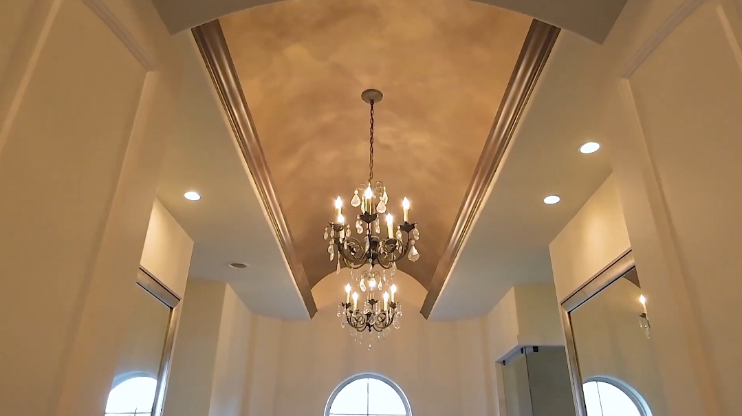 21 Photos vs. 234 Winding Ln, San Antonio, TX Interior Design Luxury Home Tour