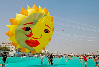2012-Vibrant-Gujarat-Ahmedabad-International-kite-festival-Wallpapers