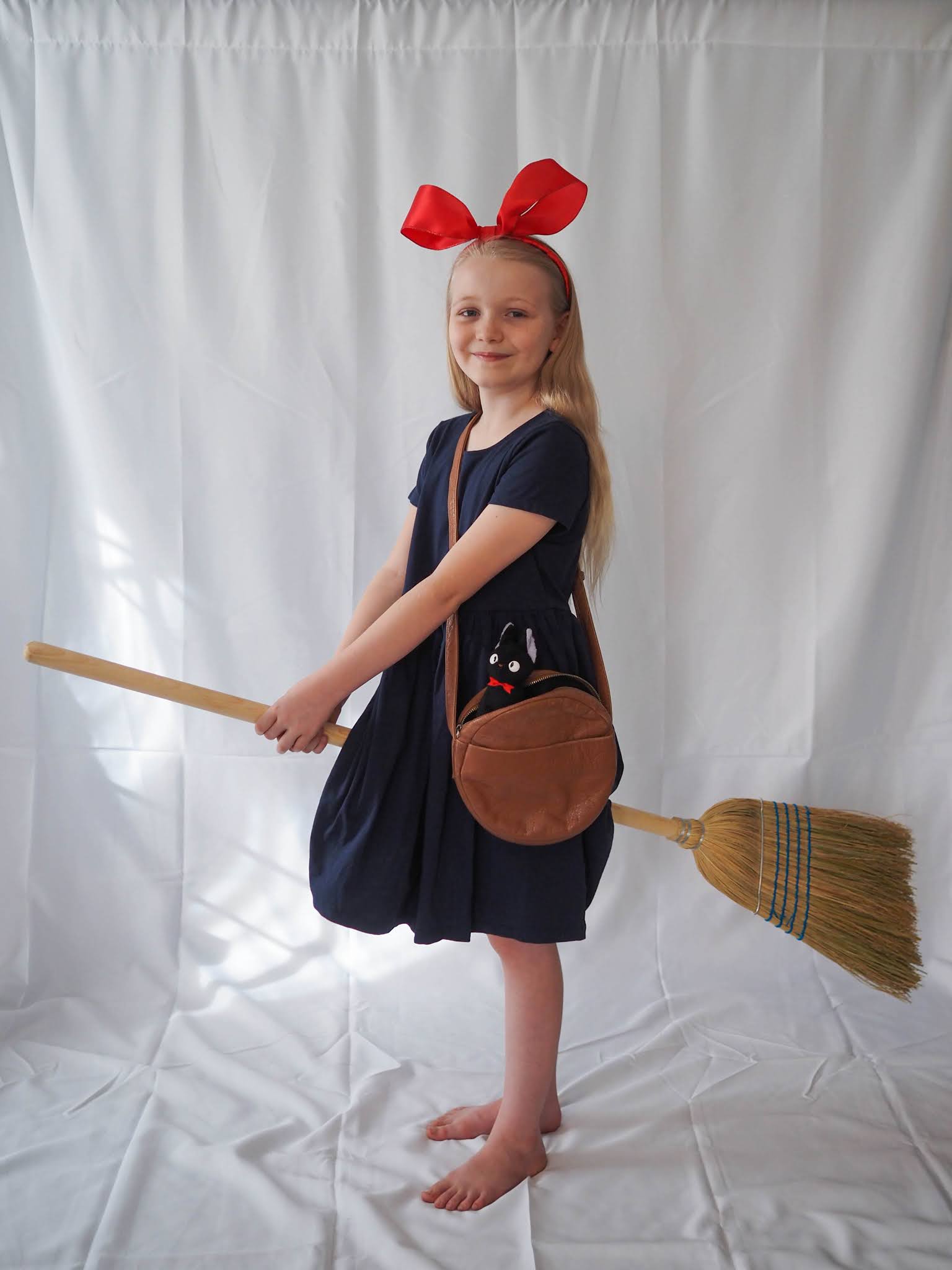 Cosplay costume kikis delivery