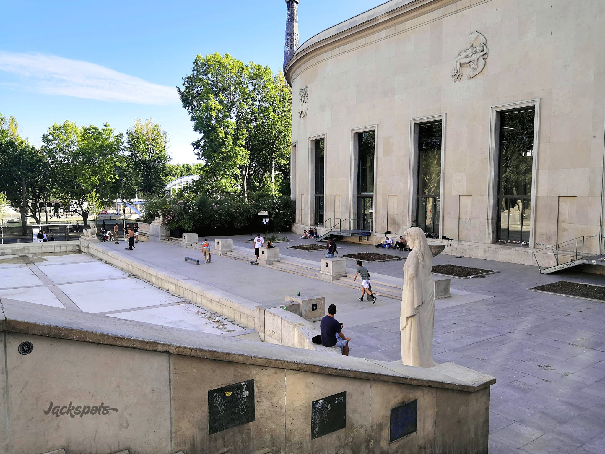 Paris c'est quoi ce bordel au Dôme ? Jackspots Paris c'est quoi ce bordel au Dôme ? Jackspots