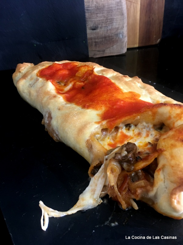 La Cocina de las Casinas Calzone Pizza de Setas y Panceta 