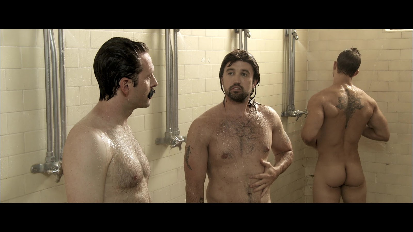 Rob McElhenney and Glenn Howerton shirtless in It's Always Sunny In Ph...