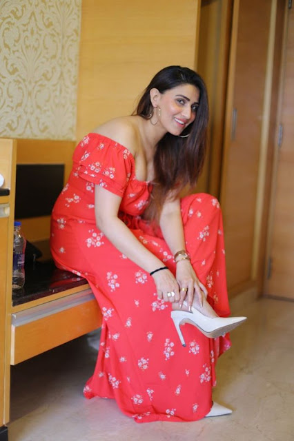 Bollywood Actress Inayat Latest Photo Shoot Pics 3