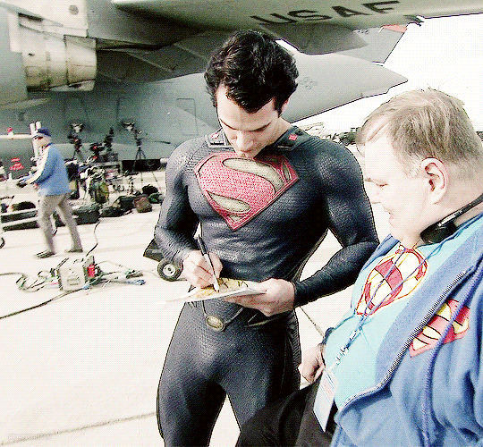 Hoy nos visita en el blog el paquete de Henry Cavill, nuestro superman. 