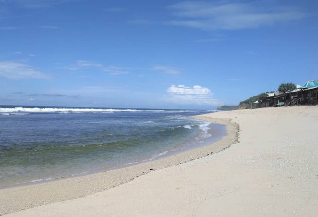 Pantai Sepanjang: Lokasi, Rute, dan Harga Tiket