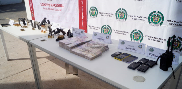 Incauntan en Manaure:$215 millones, armas,municiones radios de comunicación y dolares hoyennoticia.com, Incauntan en Manaure:$215 millones, armas,municiones radios de comunicación y dolares