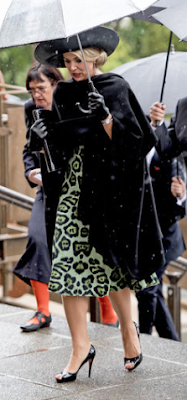Givenchy / escarpins Christian Louboutin / pochette Carlend Copenhagen