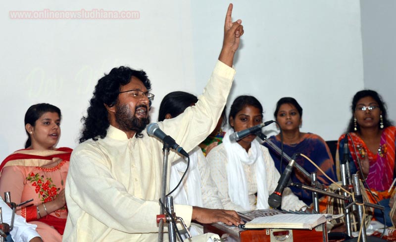 Punjabi Sufi Singer Dev Dildar presenting Sufi song at RGC Punjabi Sufi Singer Dev Dildar presenting Sufi song at RGC