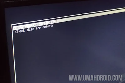 Tampilan Grub Ubuntu Saat Berjalan di Live USB