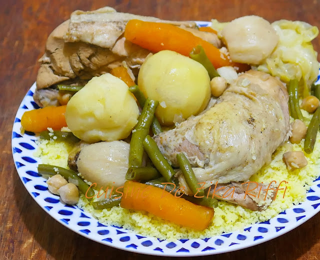 COUSCOUS ALGERIEN AU POULET ET NAVETS RONDS EN SAUCE BLANCHE