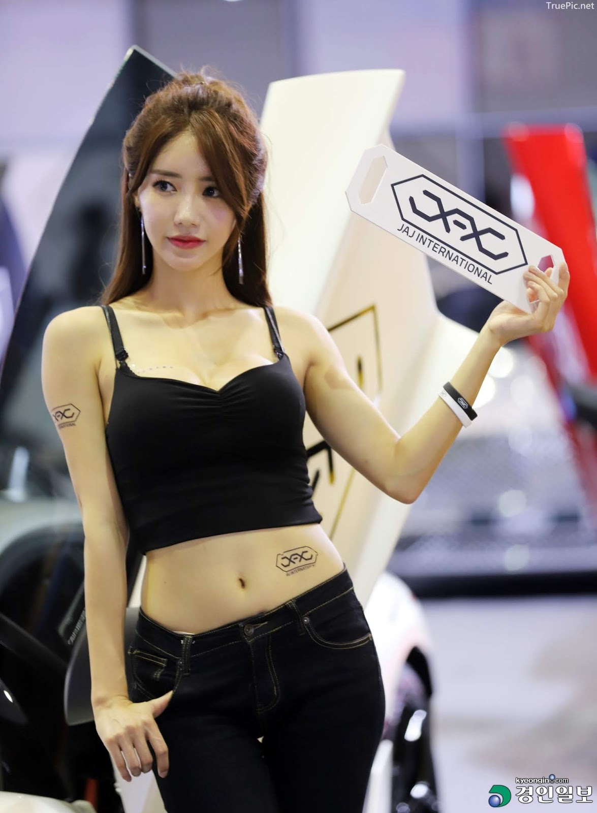 Korean Racing Model - Im Sola - Seoul Auto Salon 2019 - Picture 7