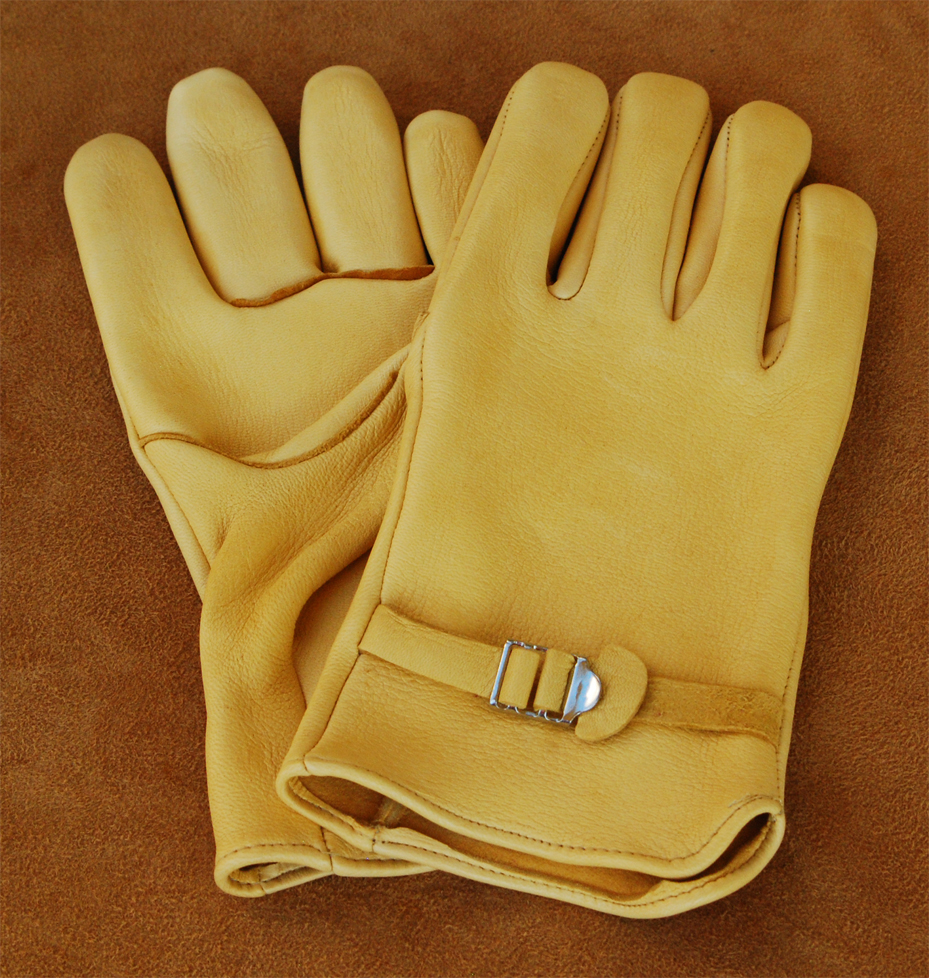 North Star Fur & Trade Different types of deerskin gloves to choose from