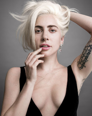 Lady Gaga pamer tatto di leangan