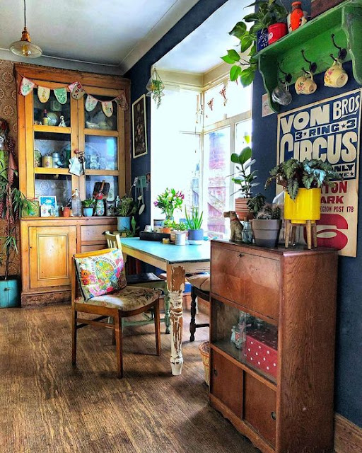 The home of.... Instagrammer Lisa Loves Vintage