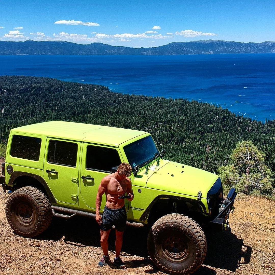 sexy-guy-green-jeep-car-beautiful-mountain-ocean-view-fit-hunk