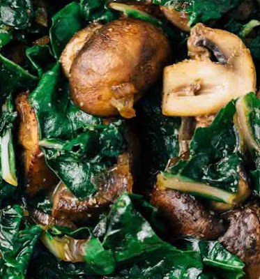 sautéed-mushrooms-spinach-veggie-burger-indian-style