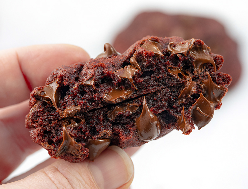Red Velvet Chocolate Chip Cookies Red Velvet Chocolate Chip Cookies