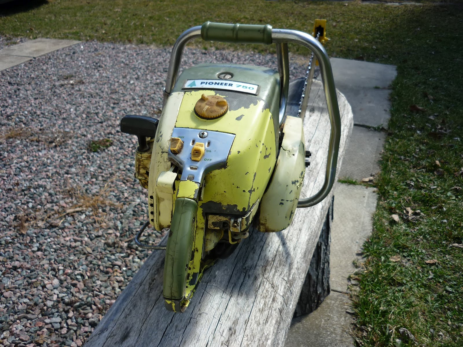 VINTAGE CHAINSAW COLLECTION PIONEER 750