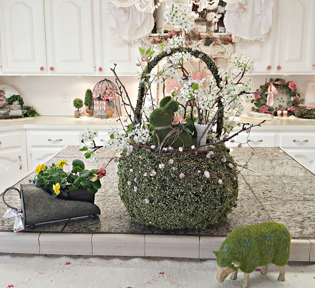 Penny's Vintage Home: Make a Basket of Fresh Flowers