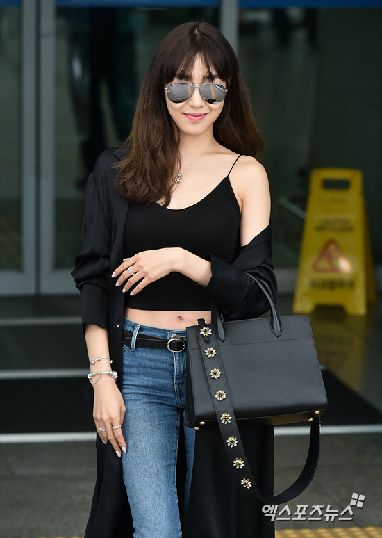 Snsd S Tiffany Is Off To Singapore Snsd Oh Gg F X