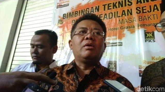 Usai Dikunjungi NasDem, PKS Buka Kemungkinan Bertemu PAN-Demokrat Usai Dikunjungi NasDem, PKS Buka Kemungkinan Bertemu PAN-Demokrat