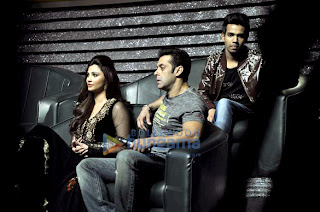 Salman promotes 'Jai Ho' on the sets of Dance India Dance