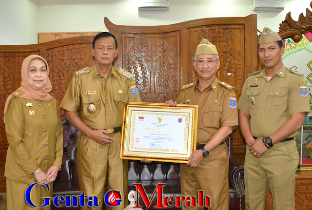 Berhasil Dalam Pemerintahan, Pemkot Metro Raih Penghargaan Kemendagri
