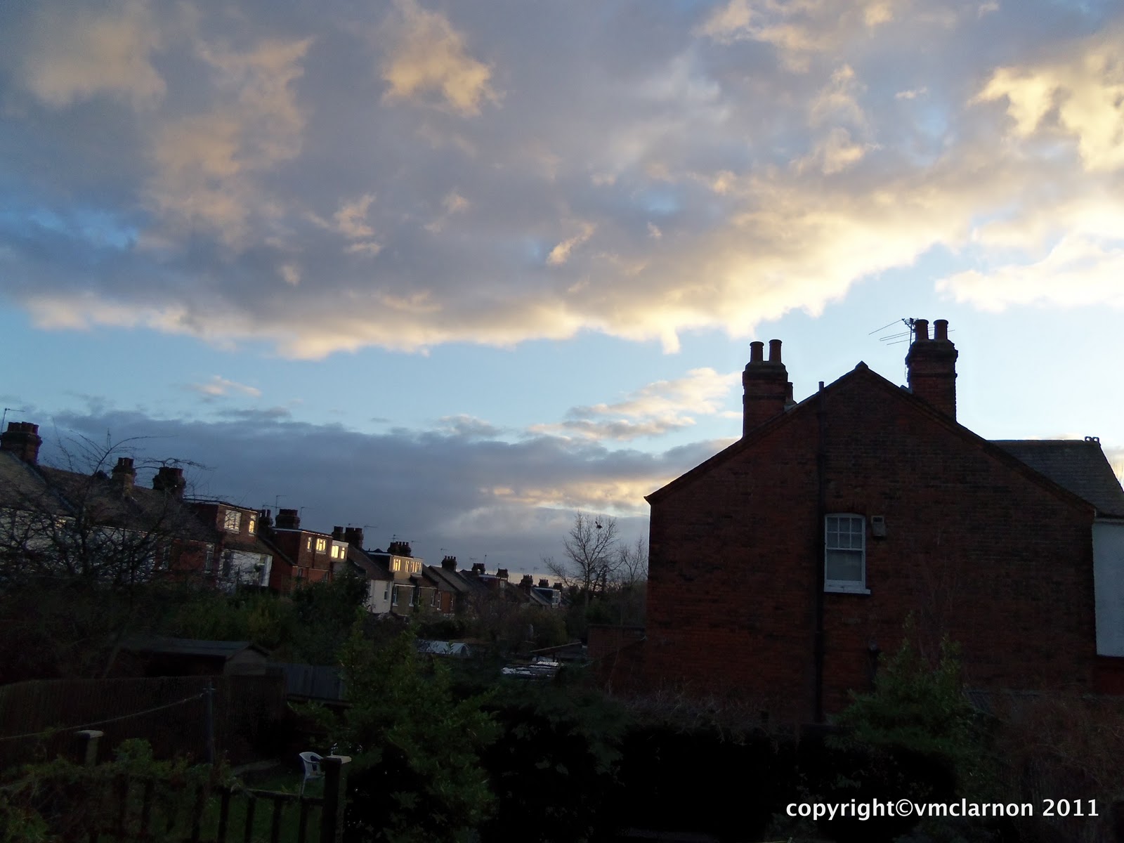Erdevik Visual diary sky obove dollis hill in london