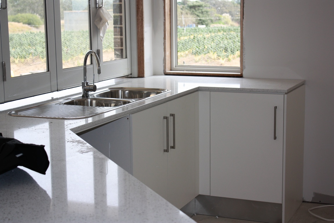 Eden Brae Entertainer 35 Kitchen benchtops, splashbacks, painting and