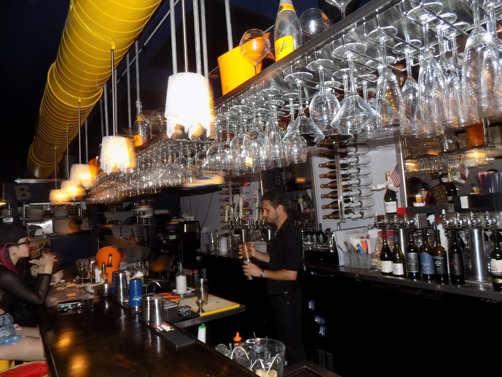 Bubbles + Pearls American/Seafood Wilton Manors