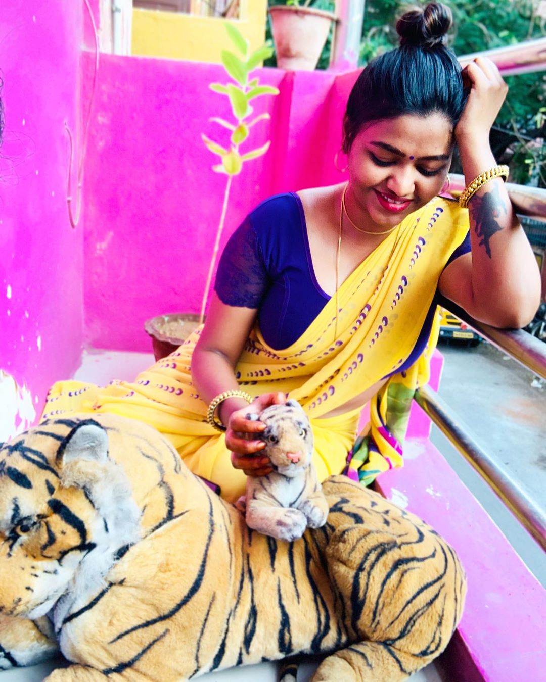 Shalu Shamu Latest Yellow saree photos