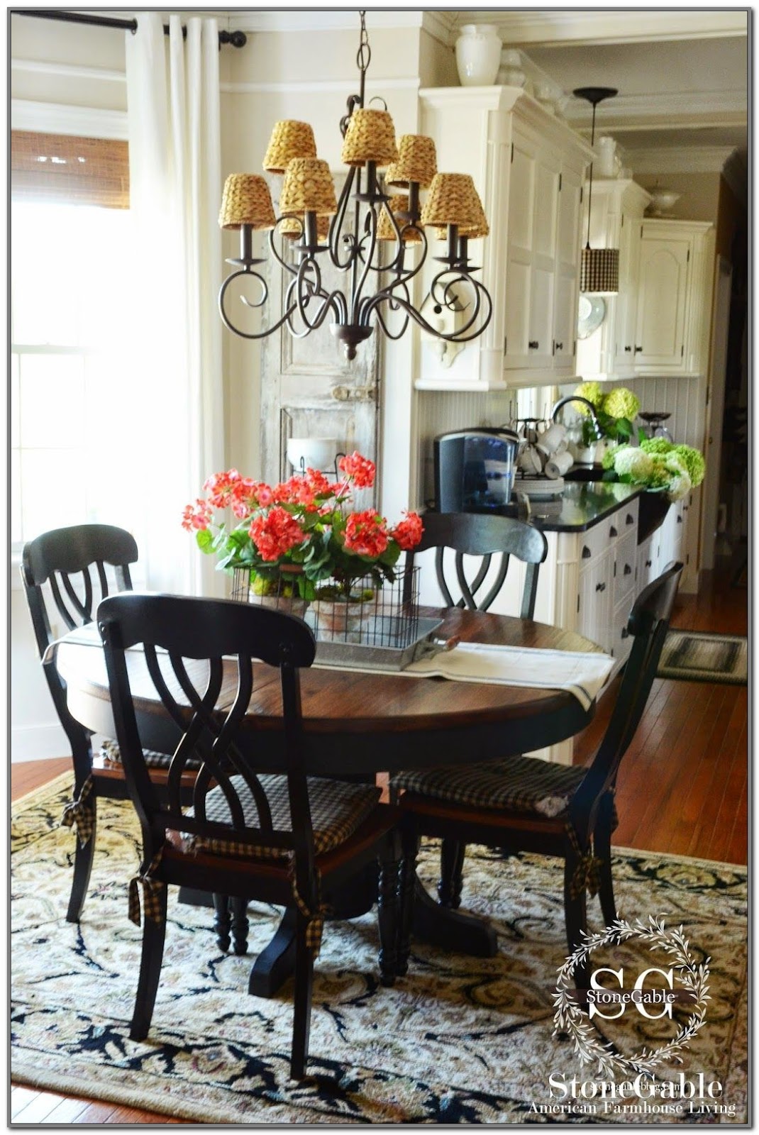 apartment kitchen table and chairs
