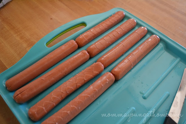 Best ways to cut grilled hot dogs