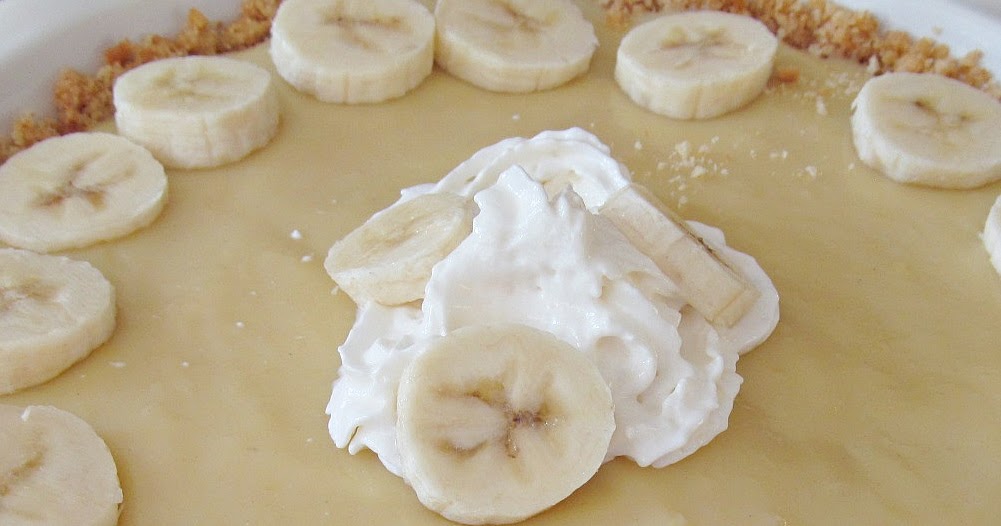 Sugarplum's Kitchen Banana Cream Pie with Vanilla Wafer Crust
